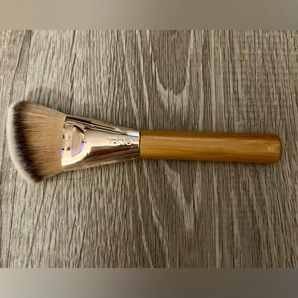 Tarte Cheek Lifter Brush